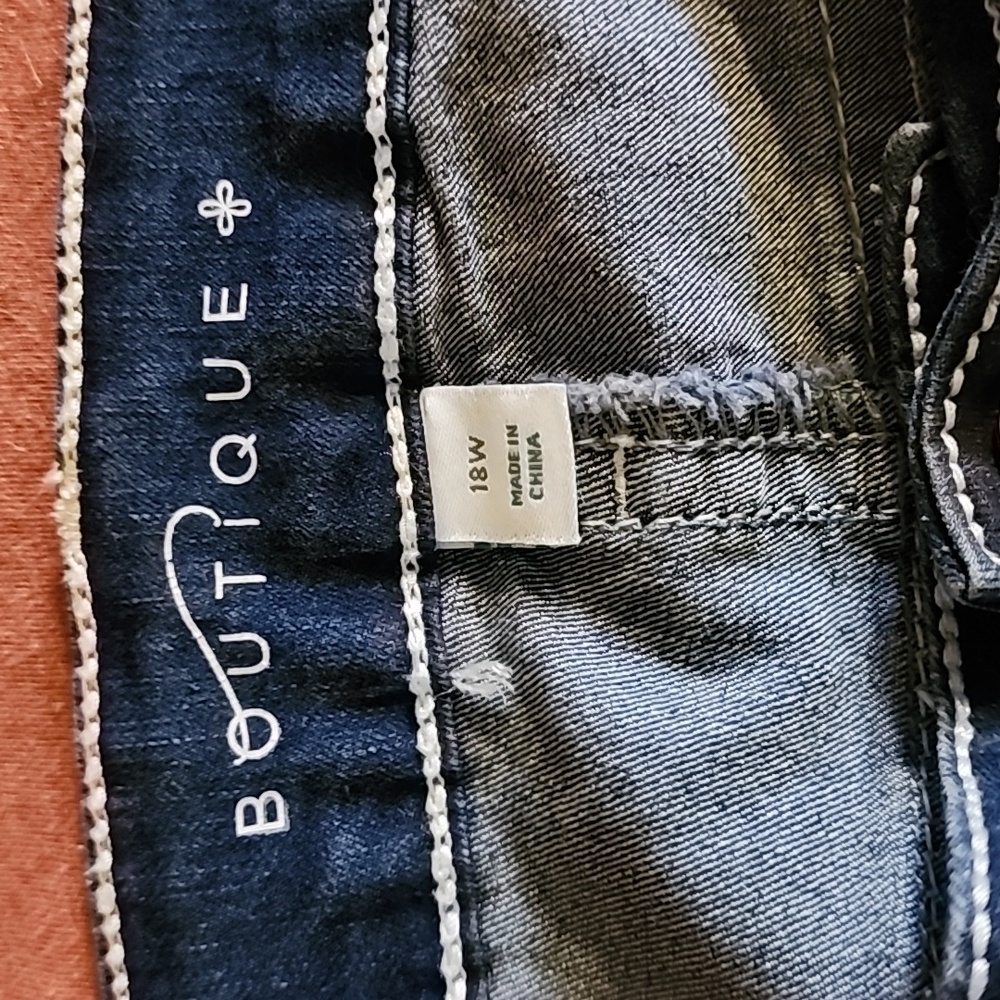 NWOT denim capri's - Picture 3 of 8